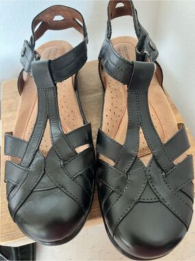 Rockport Cobb Hill Aubrey T Strap sandal sz 9